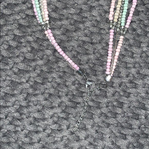 Beaded necklace - Picture 3 of 3